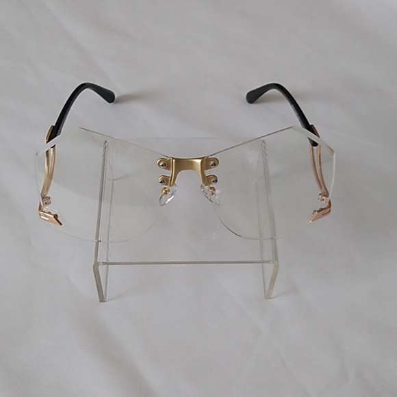 Accessories - ✨"Captain Hooks" Fashion Glasses✨